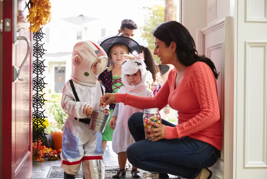 7 WAYS TO HAVE A HEALTHY HALLOWEEN